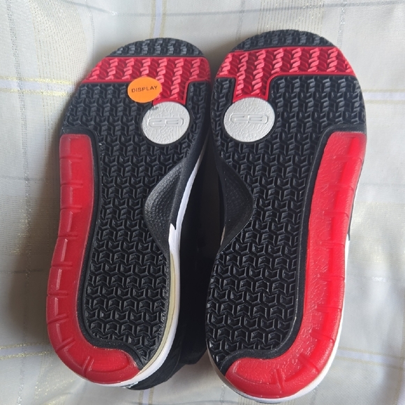 Jordan Ol' School Black & Red High Tops - Picture 12 of 15